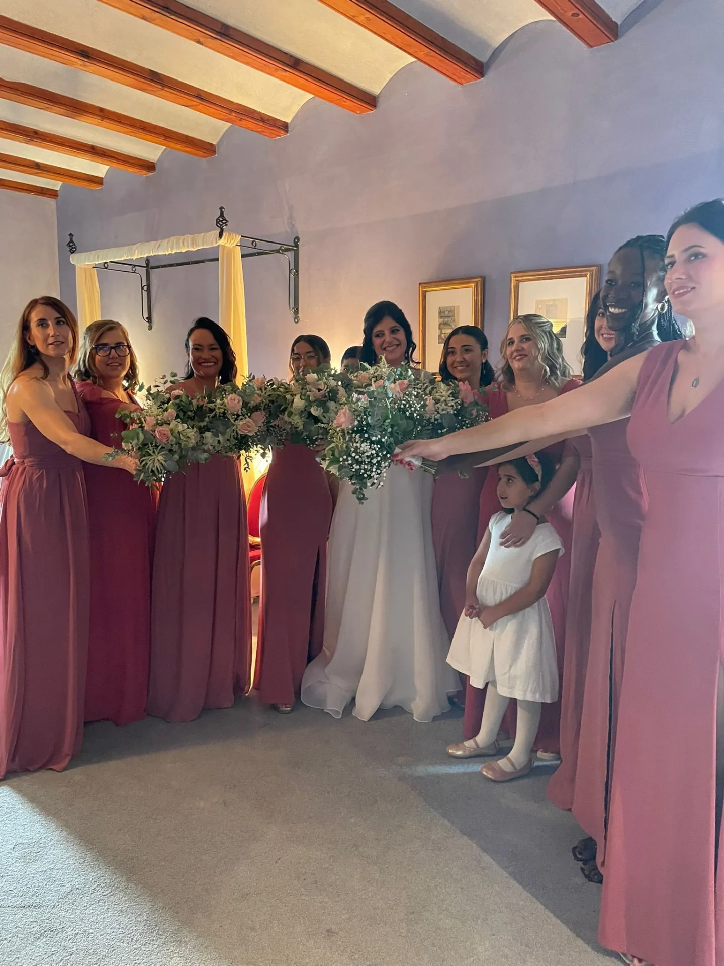 Boda de Helena Insausti y Aiden Flynn con maquillaje de Make Up Vartiz